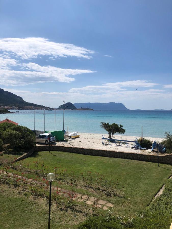 Beach House Rebe Golfo Aranci Eksteriør billede