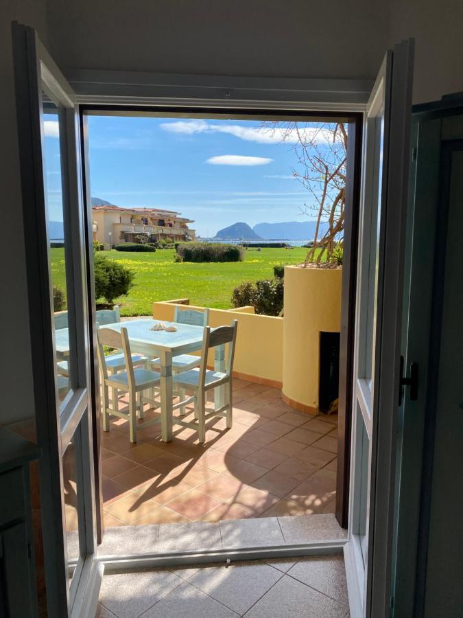 Beach House Rebe Golfo Aranci Eksteriør billede