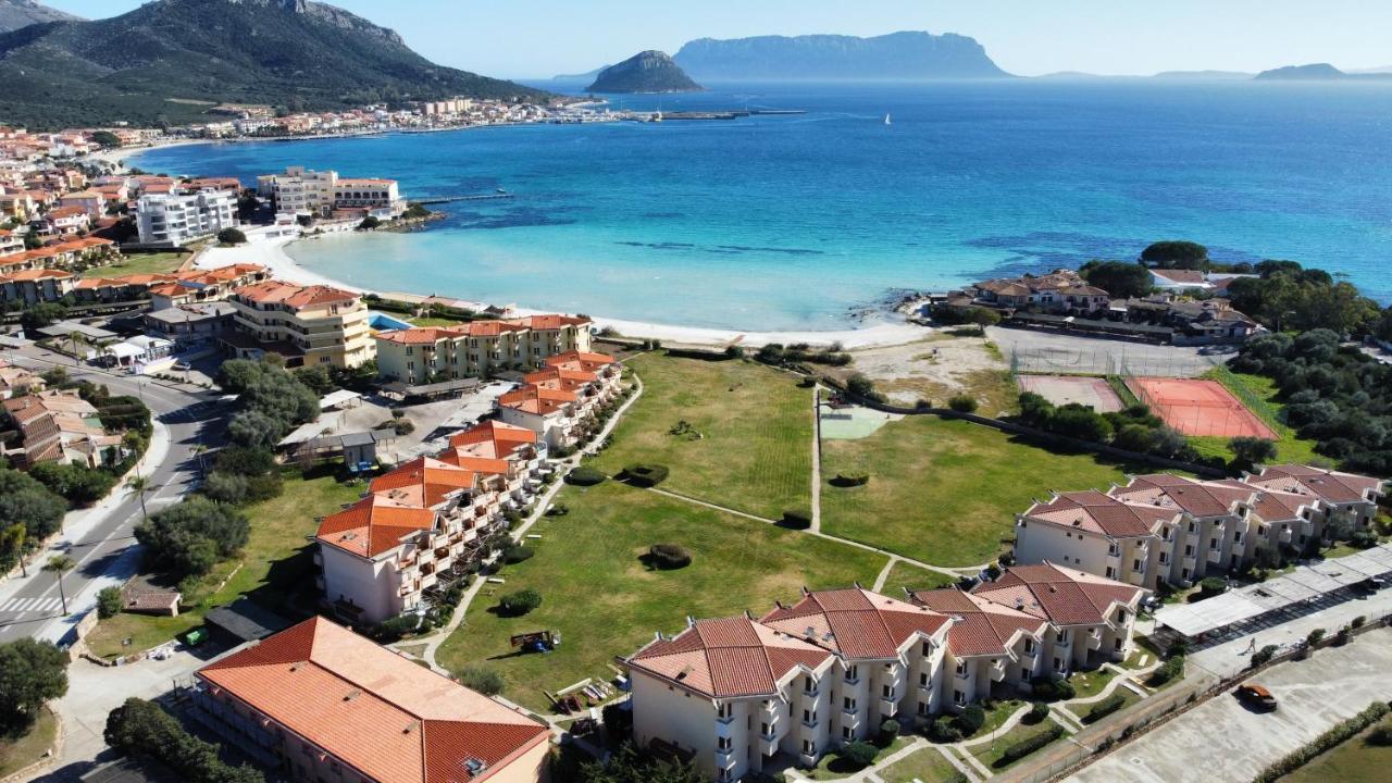 Beach House Rebe Golfo Aranci Eksteriør billede