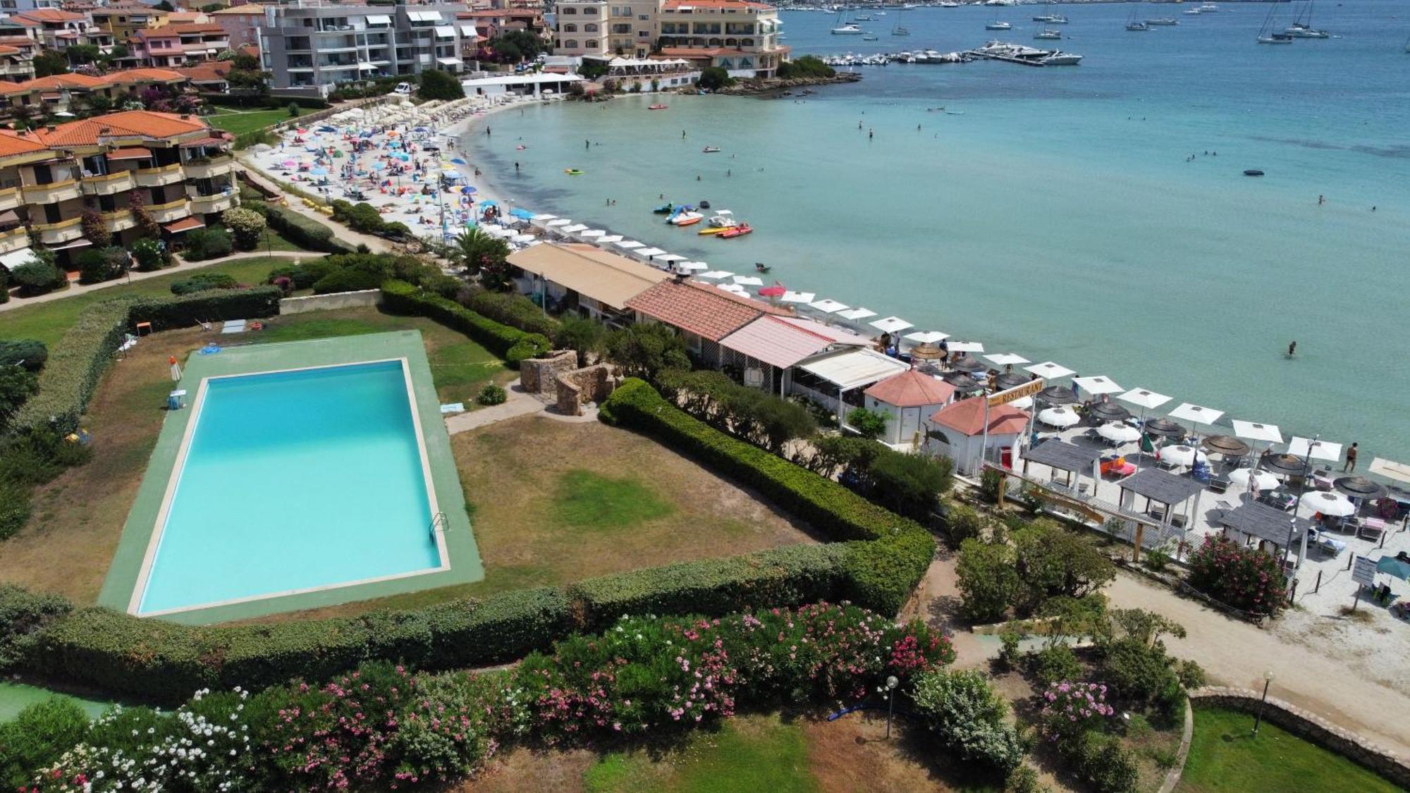 Beach House Rebe Golfo Aranci Eksteriør billede
